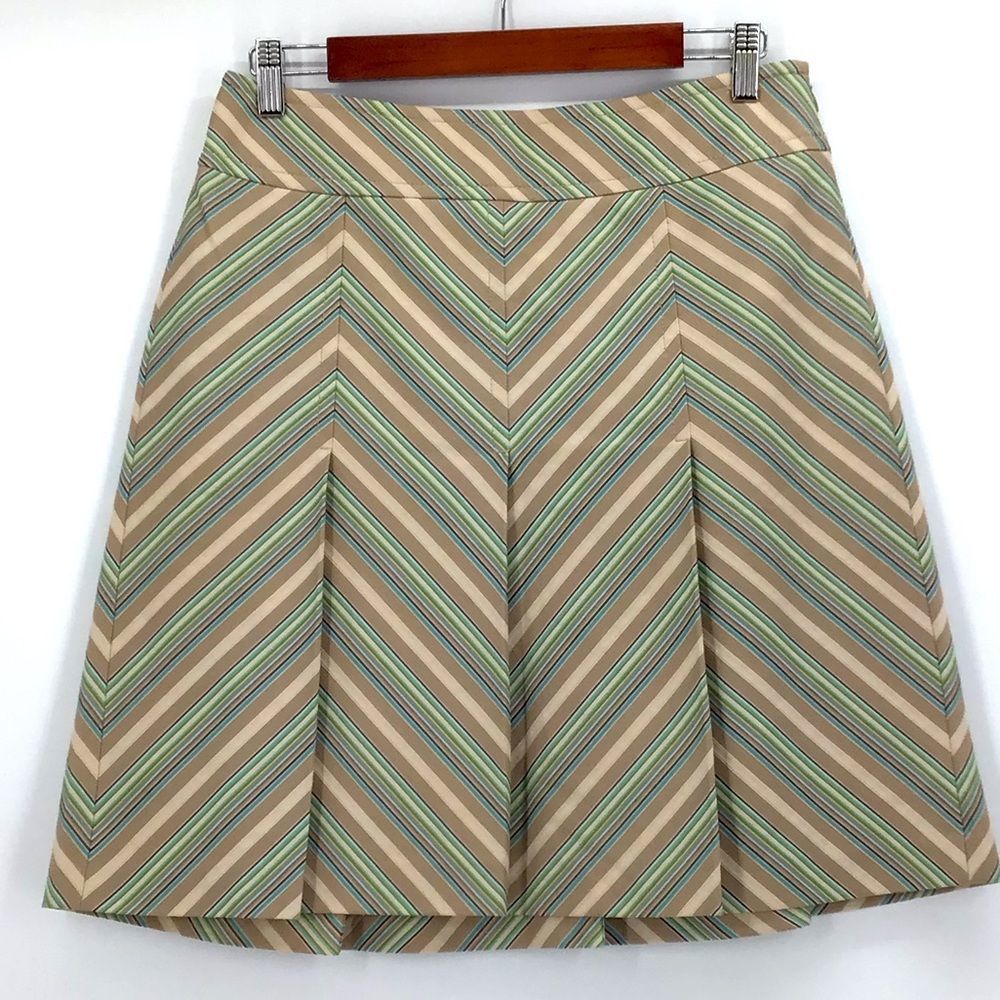 Ann Taylor Loft Pleated Tan Cream Chevron Skirt New With Out Tag Size 6 or 31